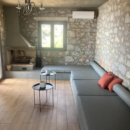 Villa Shiro - Traditional Stone