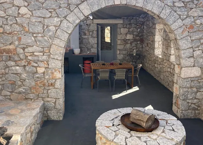 Shiro - Traditional Stone Villa Argilia